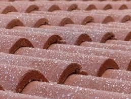 Chez Gabard Couverture, chaque toit que nous prenons en charge devient le reflet d’un engagement : celui de l’excellence, de la rigueur et du savoir-faire artisanal au service des biens les plus exigeants. Basée à Challans, notre entreprise s’est imposée comme une référence de confiance auprès d’une clientèle attachée à la qualité, à la discrétion et au respect absolu des standards les plus élevés. Que vous soyez propriétaire d’une demeure de caractère, d’une villa contemporaine ou d’un patrimoine familial, nous intervenons avec la même exigence d’élégance, de précision et de durabilité. Gabard Couverture, c’est aussi une promesse concrète : celle d’une garantie décennale systématique, d’un déplacement gratuit et sans engagement, et d’une équipe hautement qualifiée, visible sur le terrain dans des véhicules floqués à notre image : sobres, professionnels, et dignes de la confiance que nos clients nous accordent.